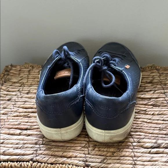 ECCO Men's Navy Leather Sneakers - Picture 4 of 9